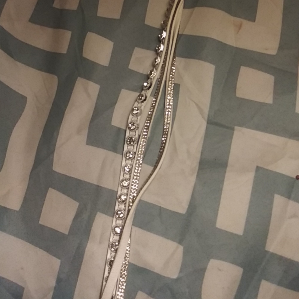 Faux diamond choker